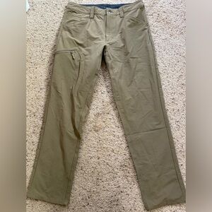 Patagonia Men's Khaki Cargo Pants